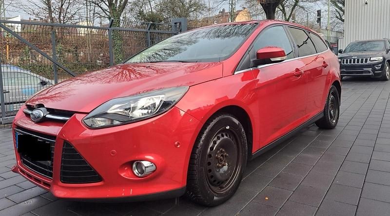 Gebraucht Ford Focus 150 PS (110 kW) 2013 Rot Kombi