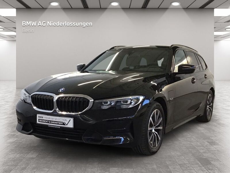 Schwarz Gebraucht 2022 BMW 320e Sport Line Kombi | 28.900 € (Fairer Preis) - Bild 1/4