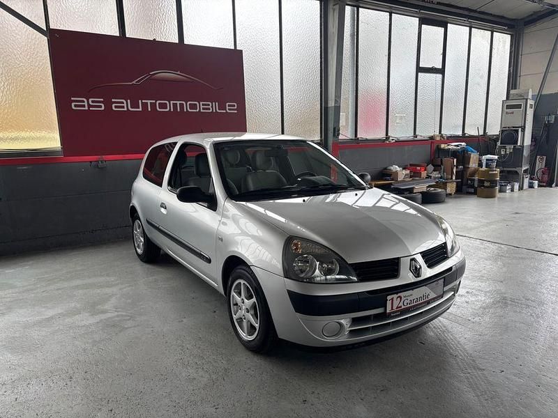 Gebraucht Renault Clio II Campus 58 PS (42 kW) 2005 Silber Kleinwagen