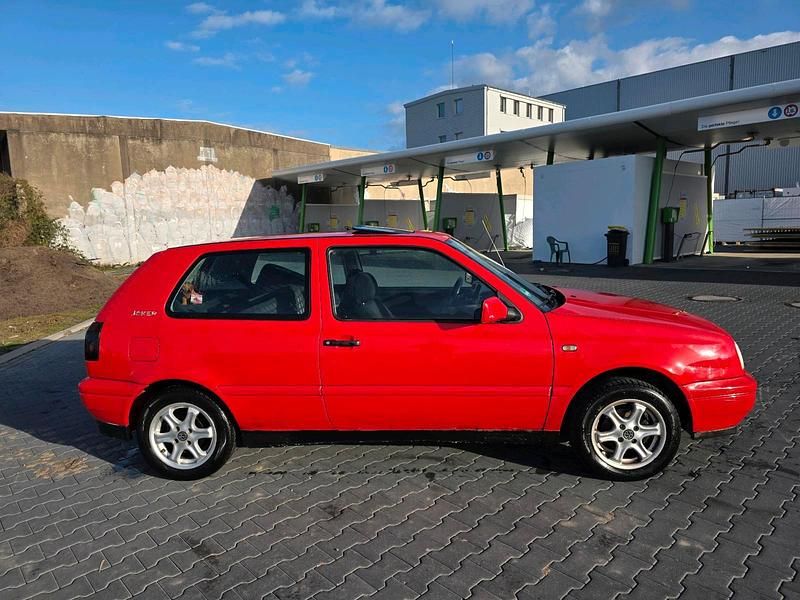 Gebraucht VW Golf III 60 PS (44 kW) 1997 Rot Kleinwagen