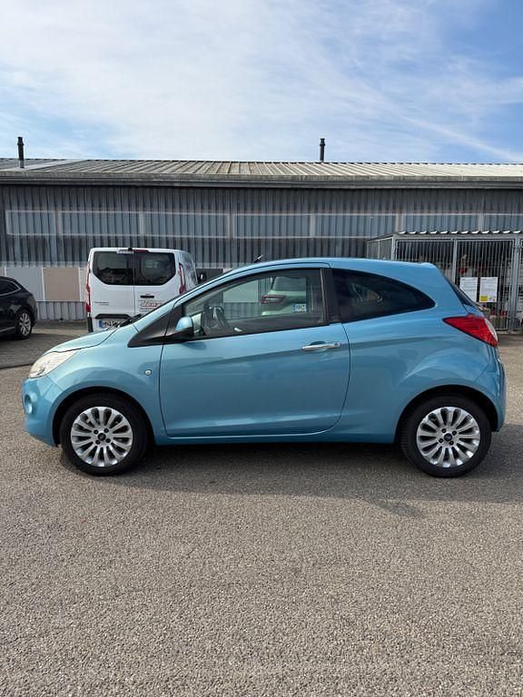Gebraucht Ford Ka Titanium 69 PS (50 kW) 2011 Blau Kleinwagen