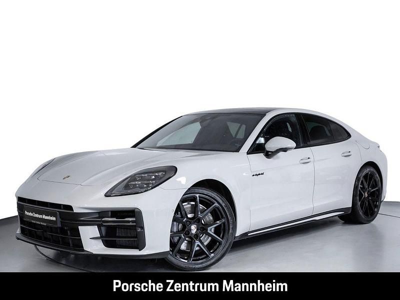 Weiss Neu 2025 Porsche Panamera 4 Limousine | 174.104 € (Etwas zu teuer) - Bild 1/4