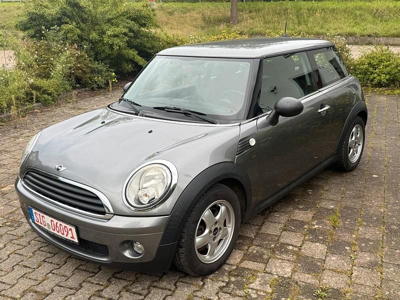 Grau Gebraucht 2009 Mini Cooper Kleinwagen | 3.950 € (Fairer Preis) - Bild 1/4