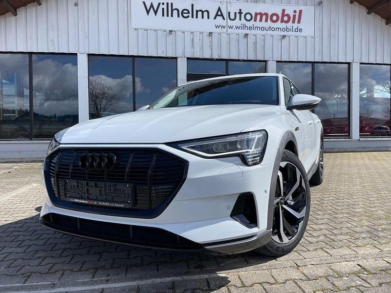 Gebraucht Audi e-tron Advanced 230 kW (313 PS) 2022 Gletscherweiß metallic SUV