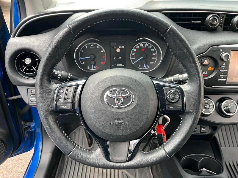Gebraucht Toyota Yaris 69 PS (50 kW) 2017 Blau Kleinwagen