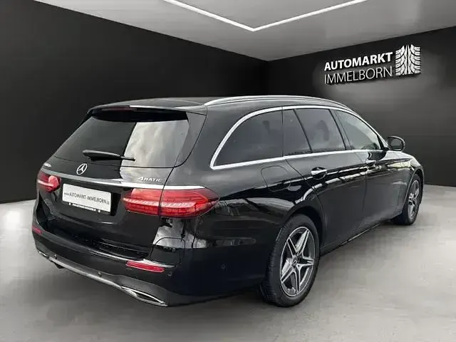 Gebraucht Mercedes E300 AMG 306 PS (225 kW) 2022 Schwarz Limousine