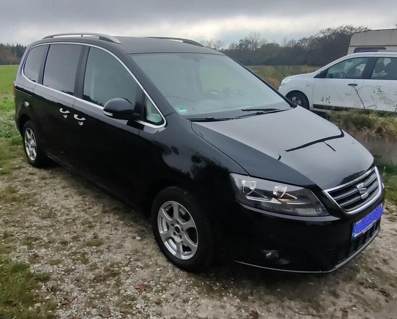 Schwarz Gebraucht 2015 Seat Alhambra Van / Kleinbus | 17.500 € (Teuer) - Bild 1/4
