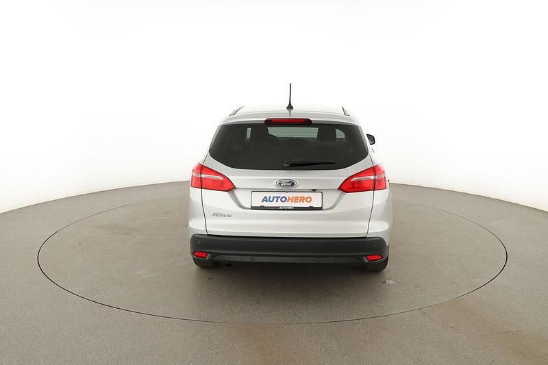 Używany Ford Focus Titanium 120 KM (88 kW) 2018 Szary Kombi