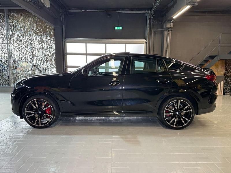 Gebraucht BMW X6 Performance 530 PS (389 kW) 2024 Black sapphire metallic SUV