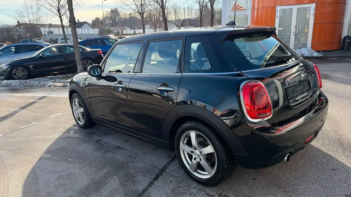 Gebraucht Mini Cooper D Chili 116 PS (85 kW) 2015 Midnight black metallic Kleinwagen