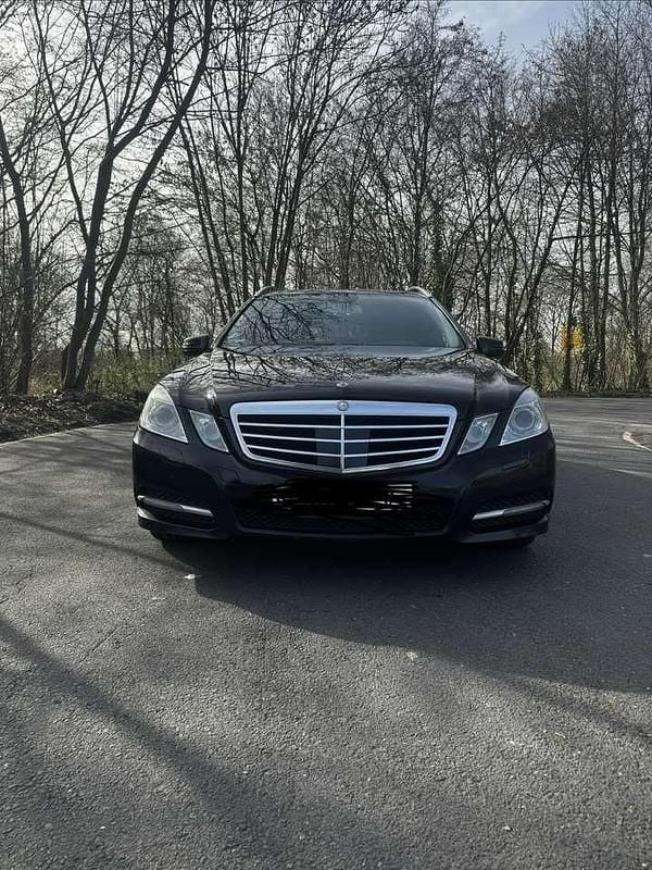 Gebraucht Mercedes E250 Avantgarde 204 PS (150 kW) 2012 Kombi
