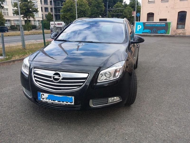 Schwarz Gebraucht 2010 Opel Insignia Innovation Limousine | 4.950 € (Fairer Preis) - Bild 1/4