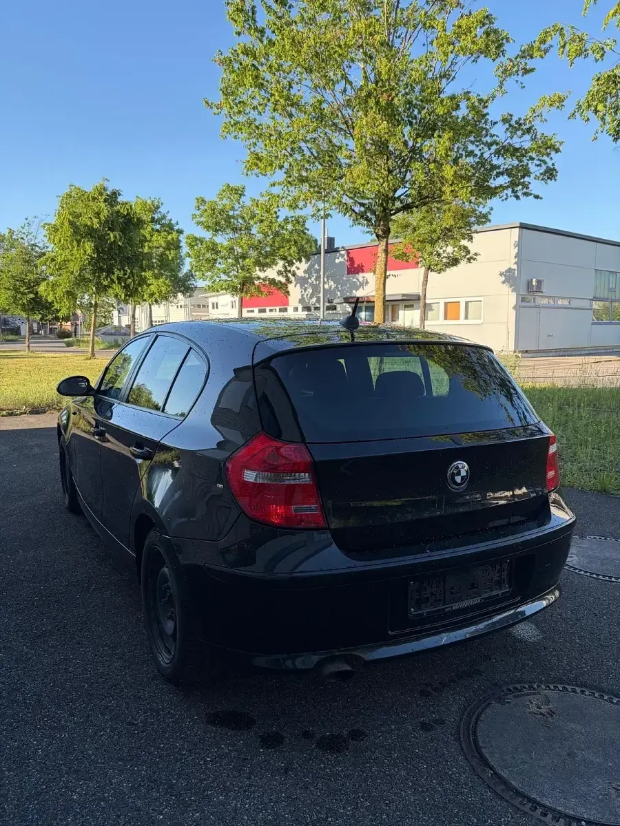 Gebraucht BMW 118 143 PS (105 kW) 2009 Schwarz Kleinwagen
