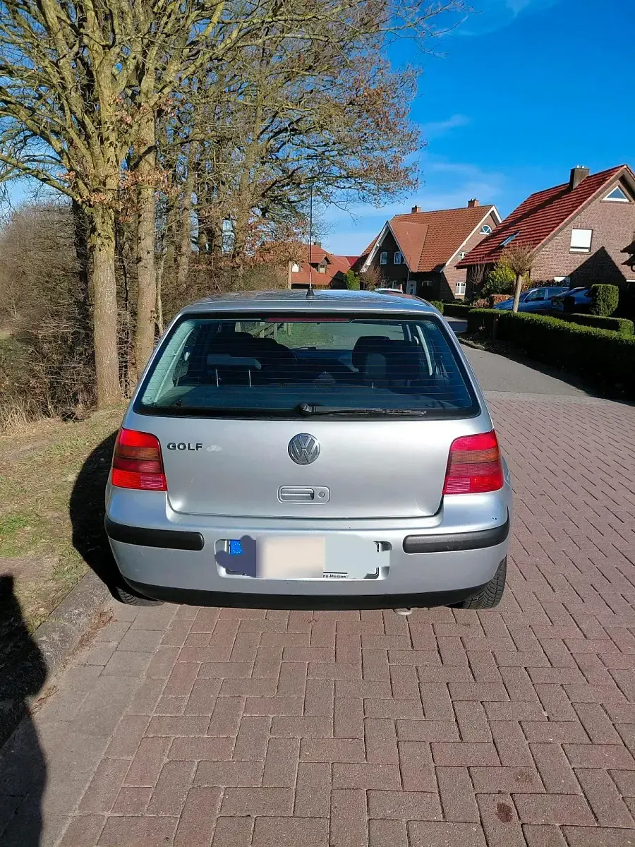 Brugt VW Golf IV 75 HK (55 kW) 2001 Sølv Hatchback