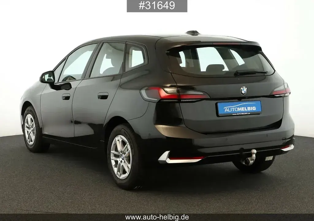 Gebraucht BMW 218 Active Tourer Luxury Line 150 PS (110 kW) 2023 Schwarz Van / Kleinbus