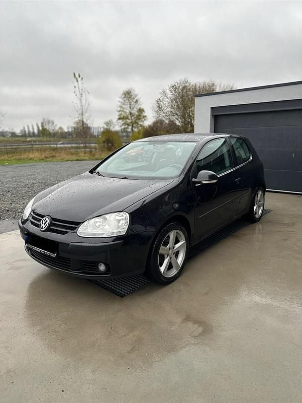 Gebraucht VW Golf V 90 PS (66 kW) 2004 Schwarz Kleinwagen