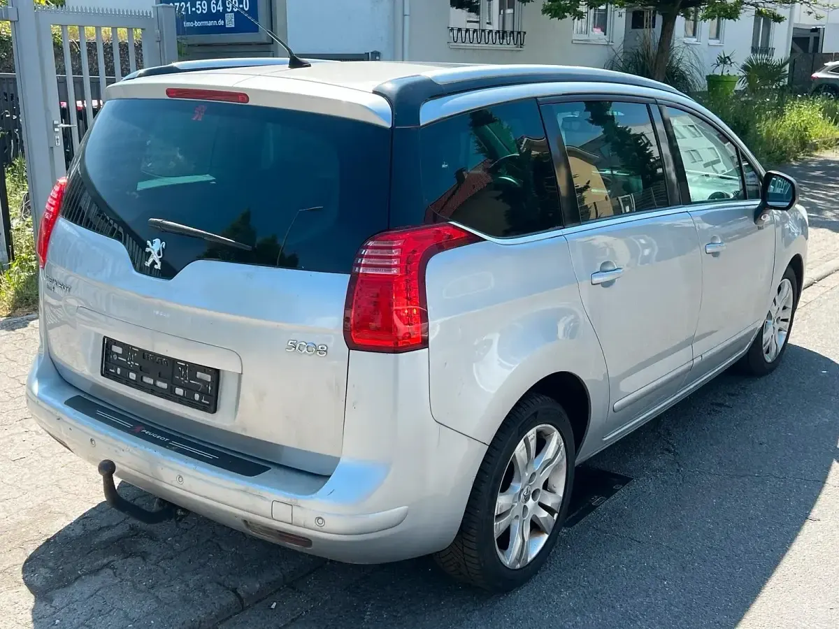 Gebraucht Peugeot 5008 2011 Van / Kleinbus