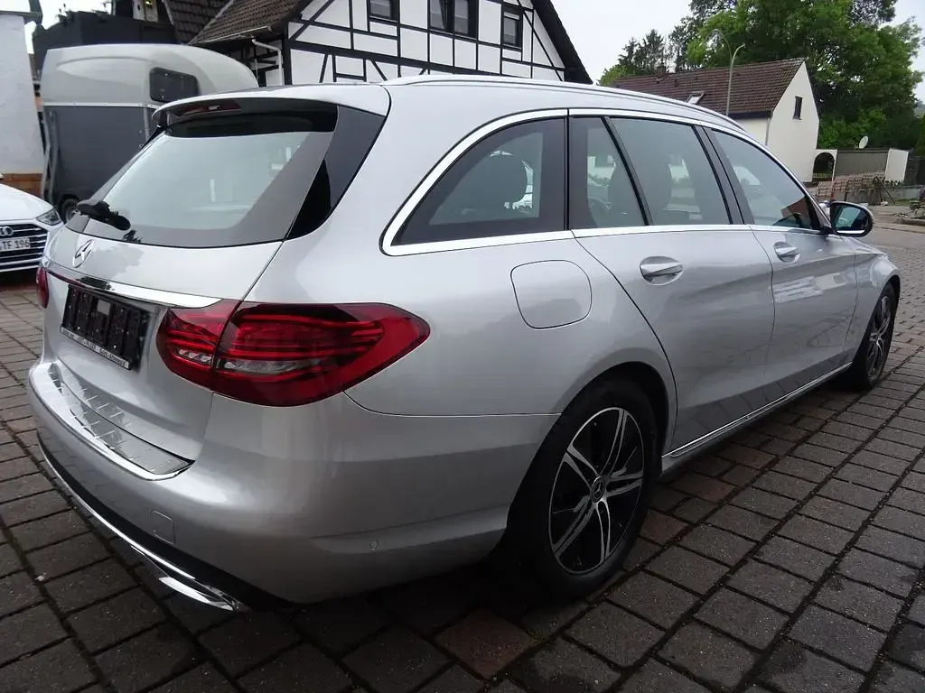 Gebraucht Mercedes C220 194 PS (142 kW) 2020 Silber Kombi
