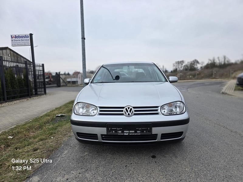 Gebraucht VW Golf IV 103 PS (75 kW) 2003 Silber Kleinwagen