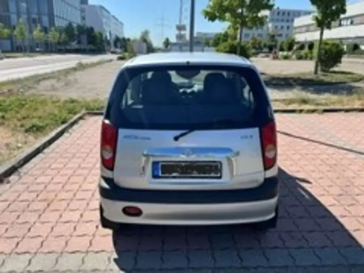 Gebraucht Hyundai Atos GLS 58 PS (42 kW) 2002 Silber Kleinwagen