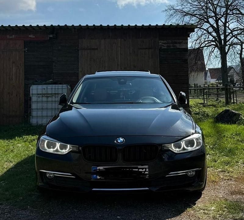 Gebraucht BMW 320 Luxury Line 184 PS (135 kW) 2011 Schwarz Limousine