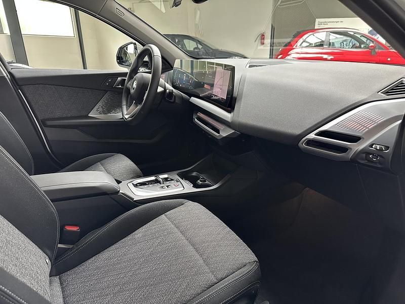 Gebraucht BMW 120 Shadowline 170 PS (125 kW) 2024 Weiß Kleinwagen