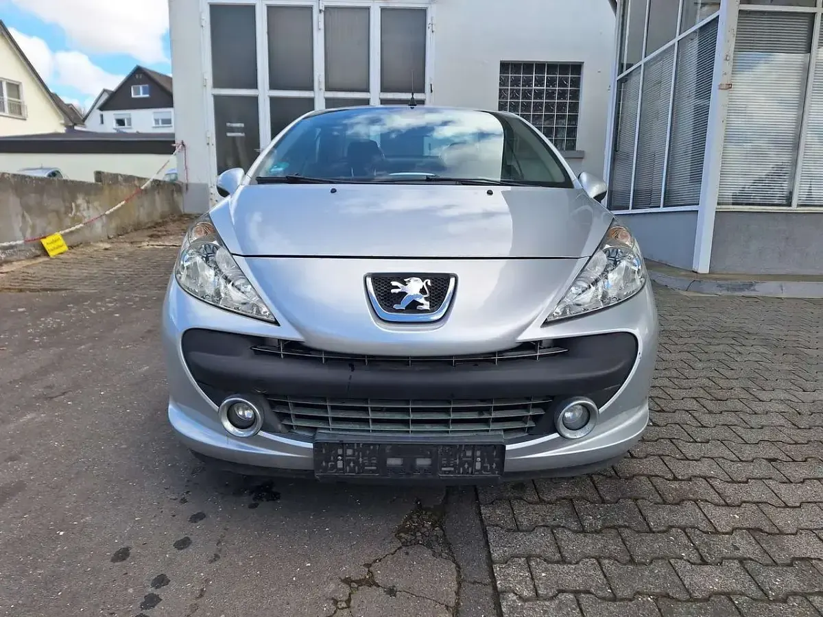 Gebraucht Peugeot 207 CC Filou 120 PS (88 kW) 2007 Aluminiumgrau/metallic Cabrio