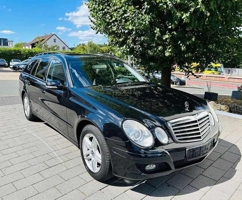 Schwarz Gebraucht 2008 Mercedes E200 Kombi | 5.900 € (Fairer Preis) - Bild 1/4