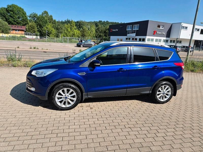 Gebraucht Ford Kuga 150 PS (110 kW) 2015 Blau SUV