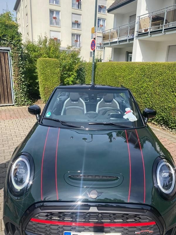 Grün Gebraucht 2021 Mini John Cooper Works Cabriolet Cabrio | 38.500 € (Teuer) - Bild 1/4