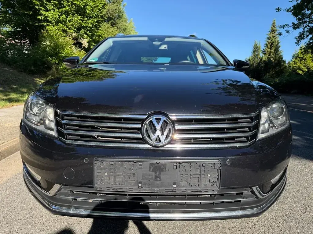 Gebraucht VW Passat Highline 140 PS (102 kW) 2014 Schwarz Kombi