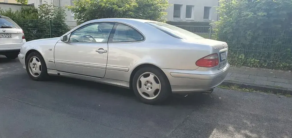Gebraucht Mercedes CLK230 Elegance 197 PS (144 kW) 2000 Silber Coupé