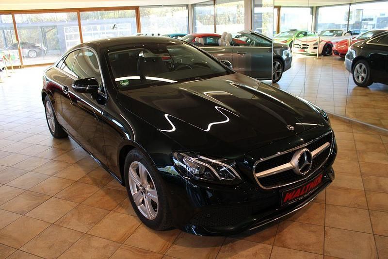 Gebraucht Mercedes E200 184 PS (135 kW) 2017 Grün Coupé