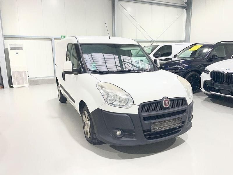 Gebraucht Fiat Doblò 101 PS (74 kW) 2015 Weiß Van / Kleinbus