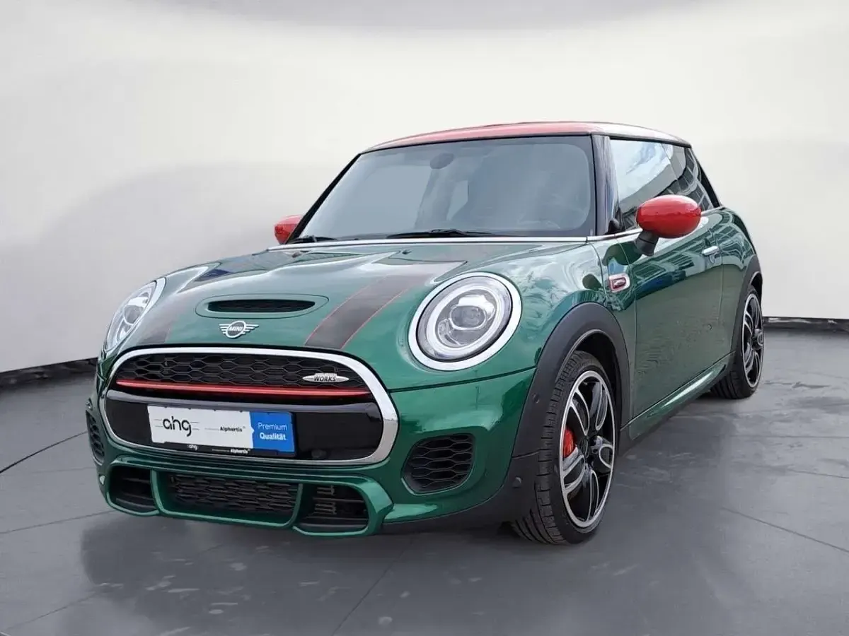 Gebraucht Mini John Cooper Works Sport 231 PS (169 kW) 2020 British racing green meta Kleinwagen