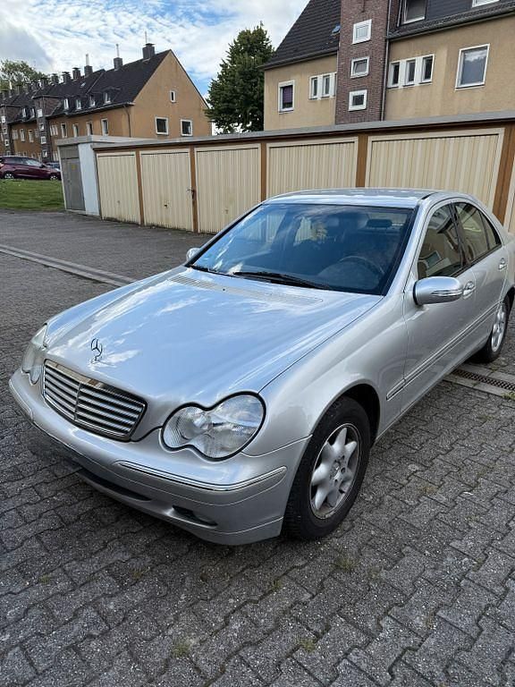 Silber Gebraucht 2001 Mercedes C180 Elegance Limousine | 3.750 € (Fairer Preis) - Bild 1/4
