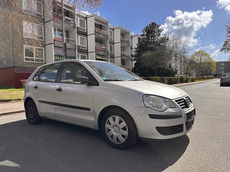 Gebraucht VW Polo 60 PS (44 kW) 2005 Silber Kleinwagen