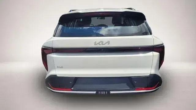 Neu Kia K4 Vision 150 PS (110 kW) 2026 Manufacturer Kombi