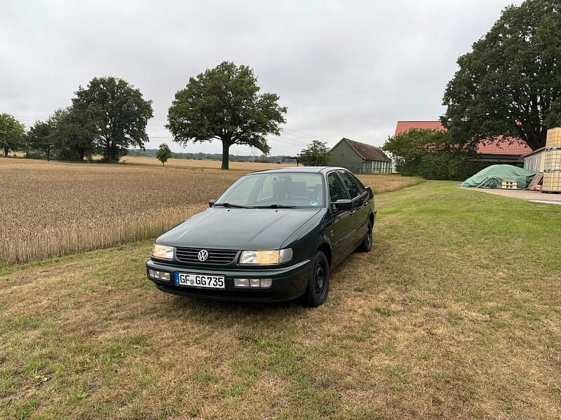 Grün Gebraucht 1996 VW Passat Limousine | 2.450 € (Superpreis) - Bild 1/4