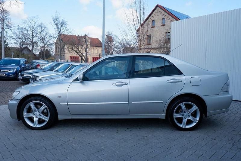 Gebraucht Lexus IS200 155 PS (114 kW) 2002 Silber Limousine