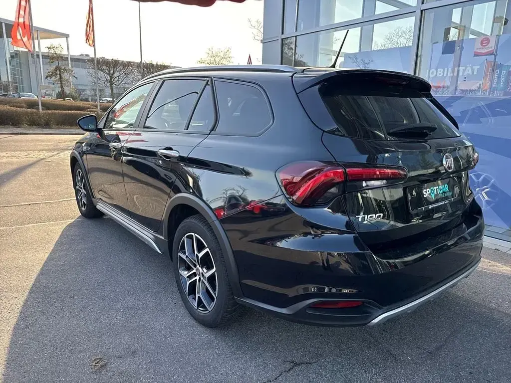 Gebraucht Fiat Tipo Cross 131 PS (96 kW) 2022 Vr718/b Kombi