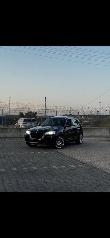 Schwarz Gebraucht 2011 BMW X3 Sport Line SUV | 12.250 € (Fairer Preis) - Bild 1/4