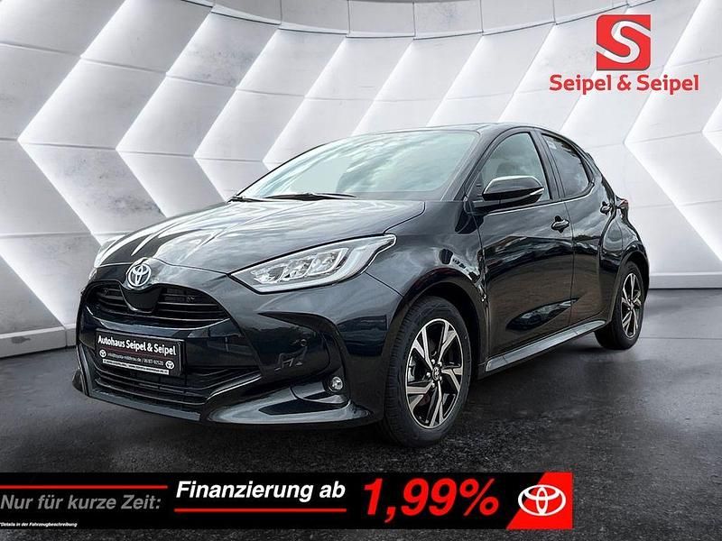 Schwarz Neu 2025 Toyota Yaris Hybrid Limousine | 26.832 € (Fairer Preis) - Bild 1/4
