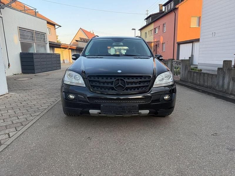 Gebraucht Mercedes ML280 190 PS (139 kW) 2007 Schwarz SUV