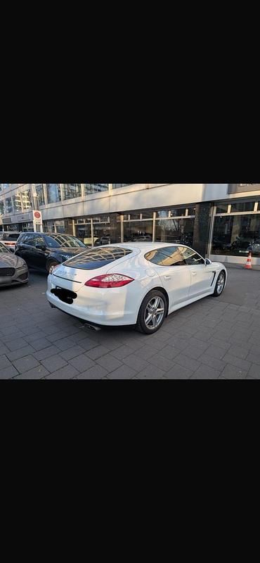 Gebraucht Porsche Panamera 250 PS (183 kW) 2012 Andere farben Kleinwagen