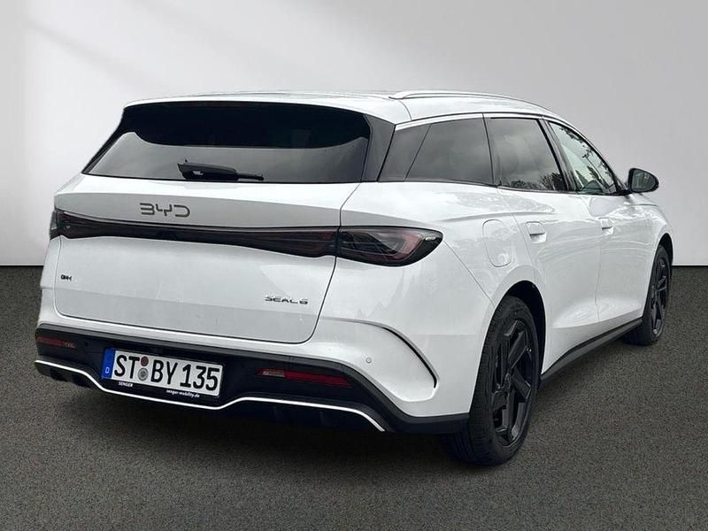 Neu BYD Seal Boost 184 PS (135 kW) 2026 Polar white Limousine