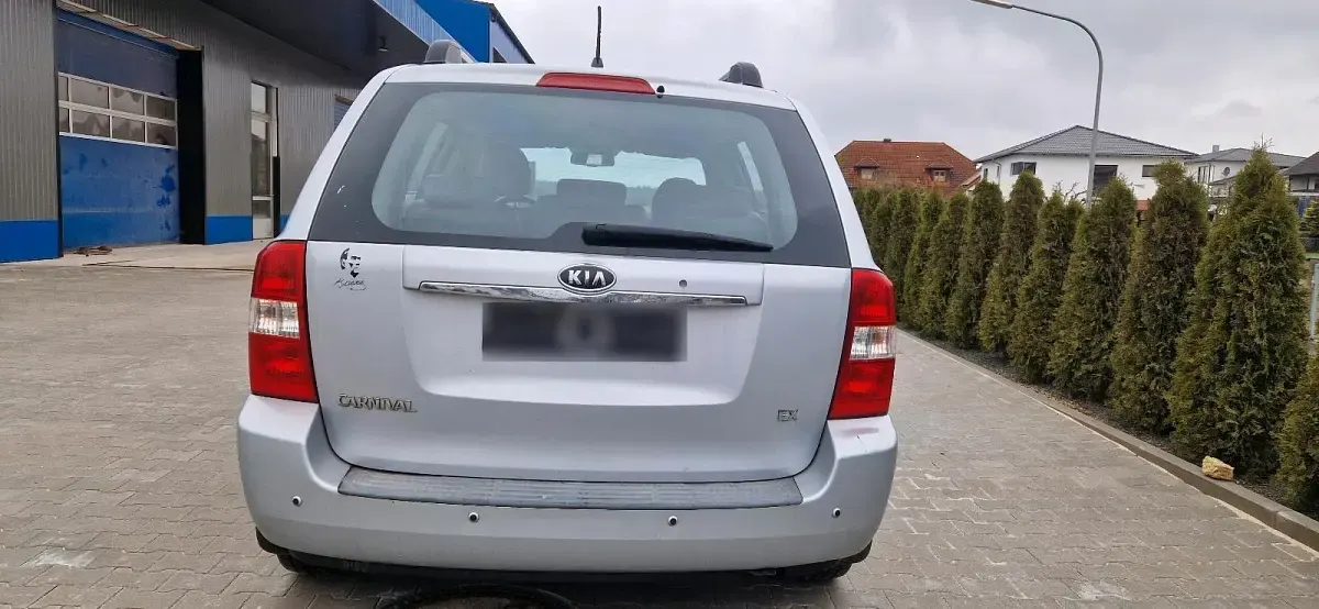 Gebraucht Kia Carnival 183 PS (134 kW) 2008 Silber Van / Kleinbus