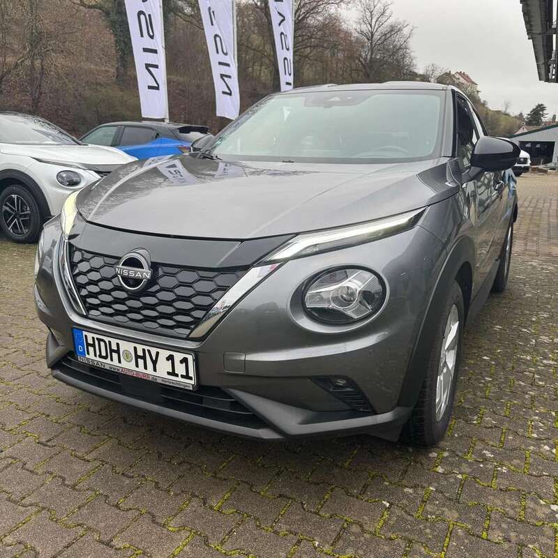 Dark metall grey Gebraucht 2022 Nissan Juke Tekna SUV | 26.990 € (Teuer) - Bild 1/4