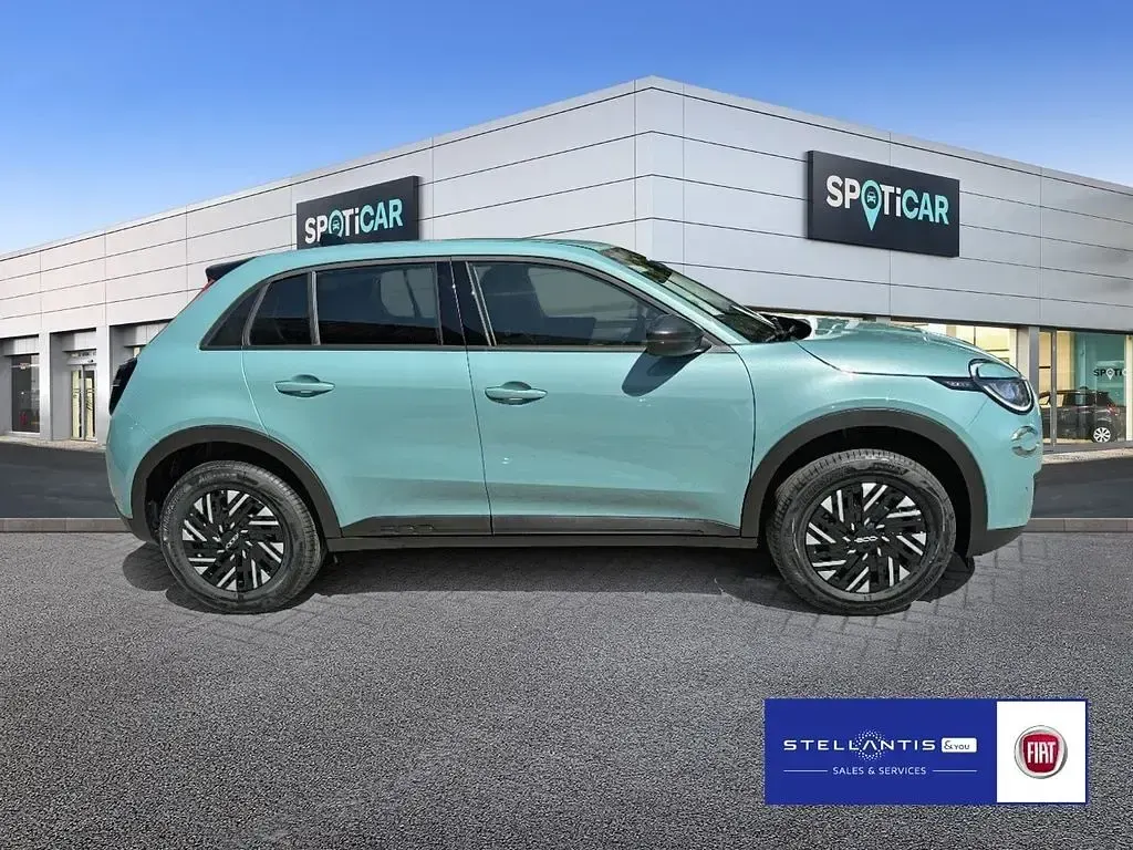 Neu Fiat 600 101 PS (74 kW) 2026 Blau SUV