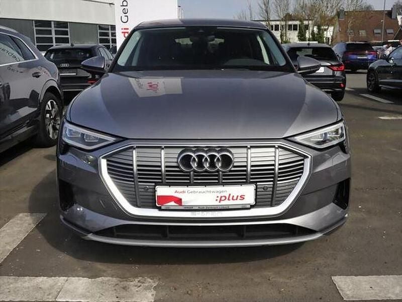 Gebraucht Audi e-tron Ambiente 230 kW (313 PS) 2022 Taifungrau metallic SUV